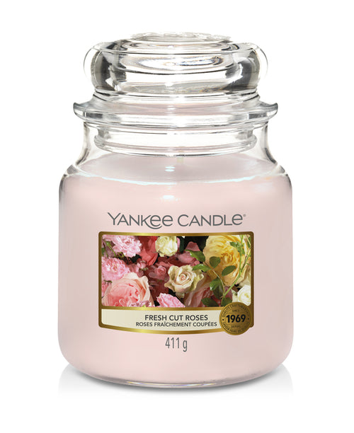 Yankee Candles Doftljus Medium- Fresh Cut Roses - ljusbutiken.se